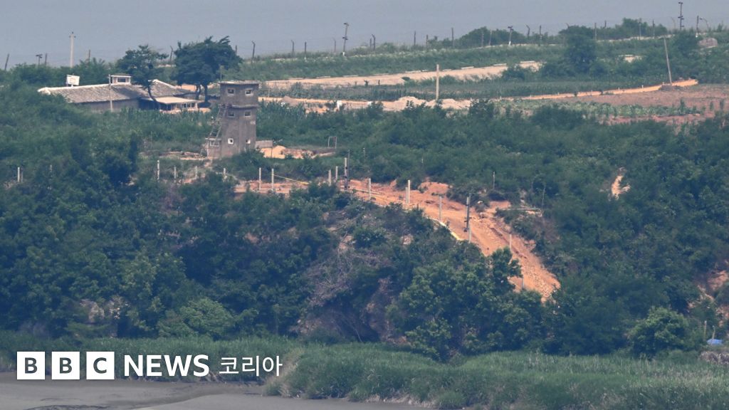 '군사분계선 코앞까지'…위성사진에 포착된 북한 측 DMZ 도로